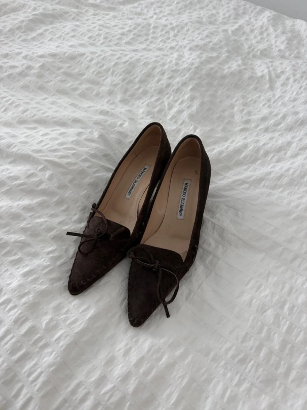 Manolo Blahnik Dark Brown Suede Pointed Toe Pumps with Bow - Picture 1 of 6